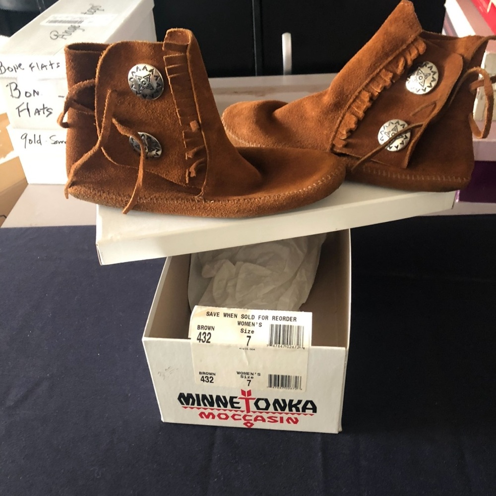 Minnetonka Classic Brown Moccasins